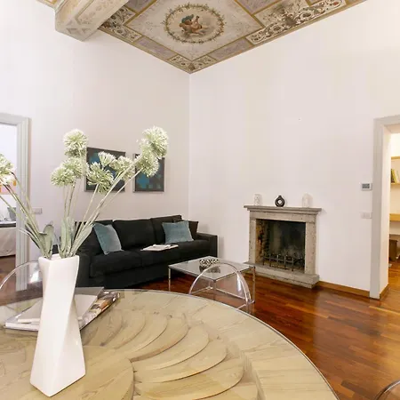 Appartement Via Vittoria Rome