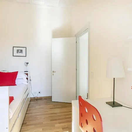 Appartement Via Vittoria Rome